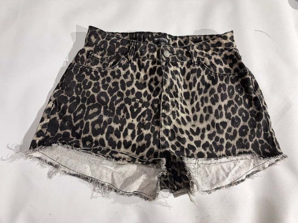 PrettyLittleThing Leopard Print Frayed Denim Skirt Size US 6